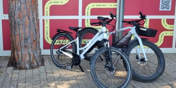 E-bike a noleggio per gli hotel: Unicorn Mobility sigla accordo con Village Bike