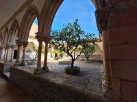 Il piano terra di uno dei chiostri del convento