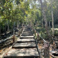 La scalinata per salire al Phnom Chisor
