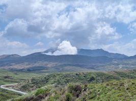Il vulcano principale, visto da lontano